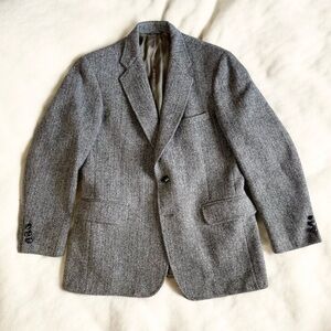 Scott Ritchie Herringbone Harris Tweed 100% Scottish Wool Grey 2 Button Blazer
